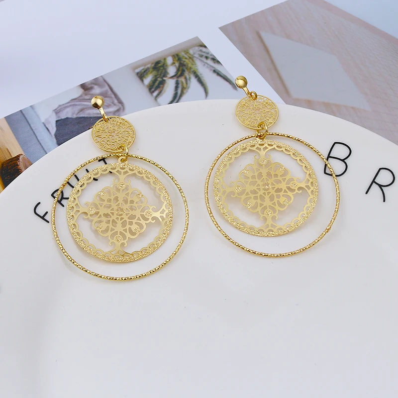 Hollowed Dsic Textured Round Clip on Earrings No Piercing Gold Color Big Circle Hoop Ear Clips for Women Girl Party Gift Jewelry